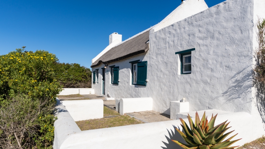 5 Bedroom Property for Sale in Struisbaai Western Cape